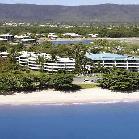 Roydon Beachfront Apartments Trinity Beach Exteriör bild