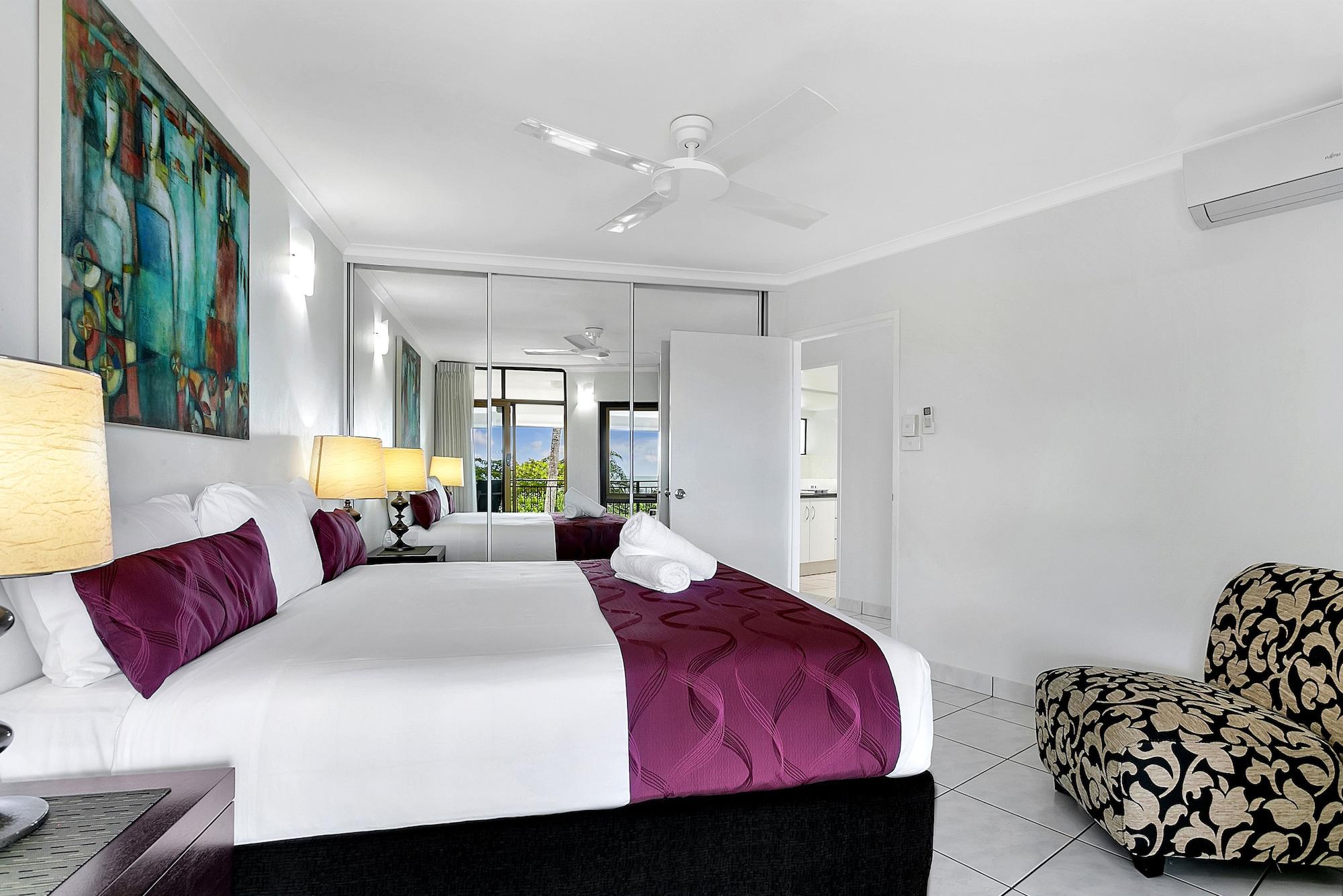 Roydon Beachfront Apartments Trinity Beach Exteriör bild