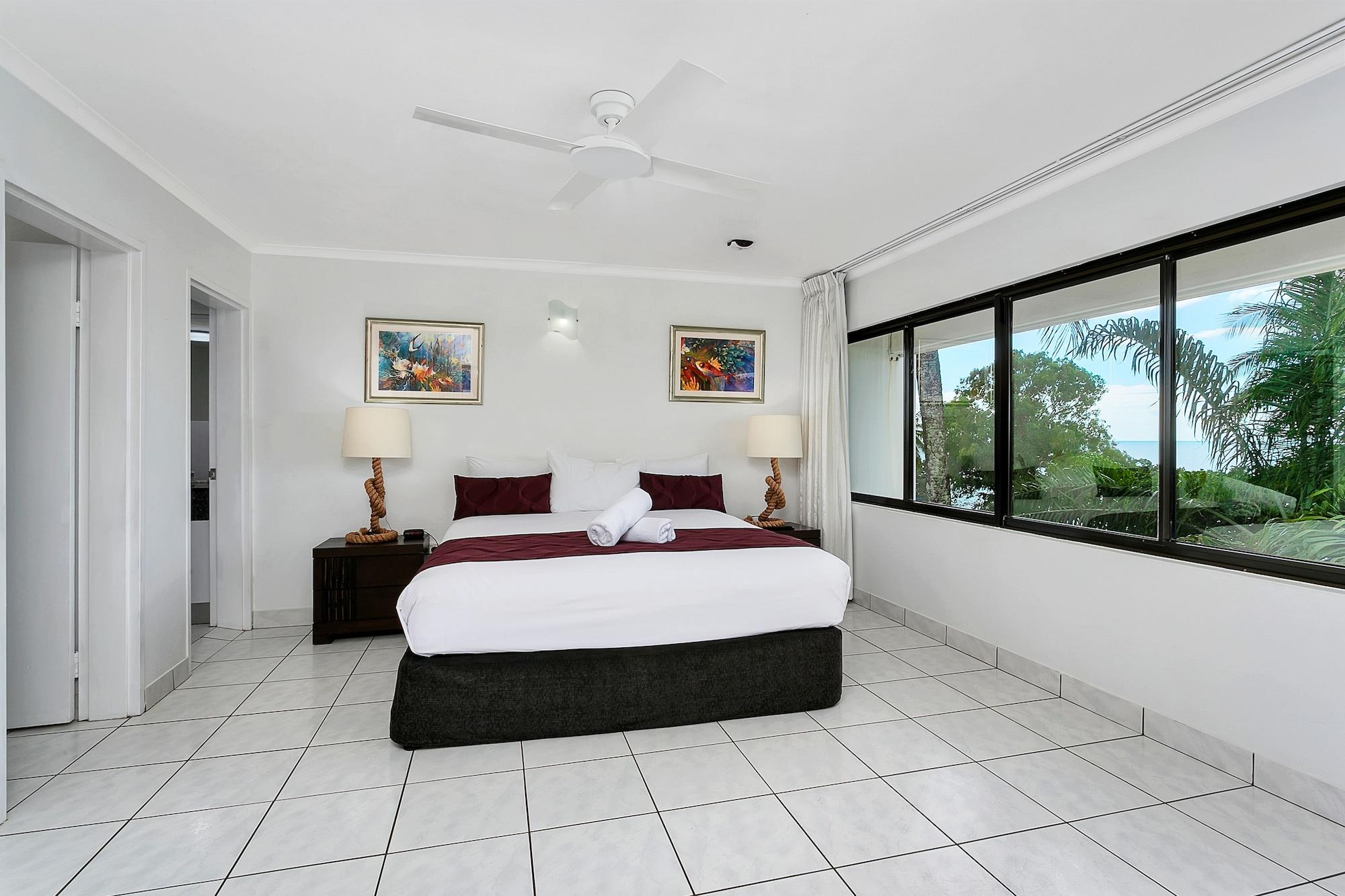 Roydon Beachfront Apartments Trinity Beach Exteriör bild