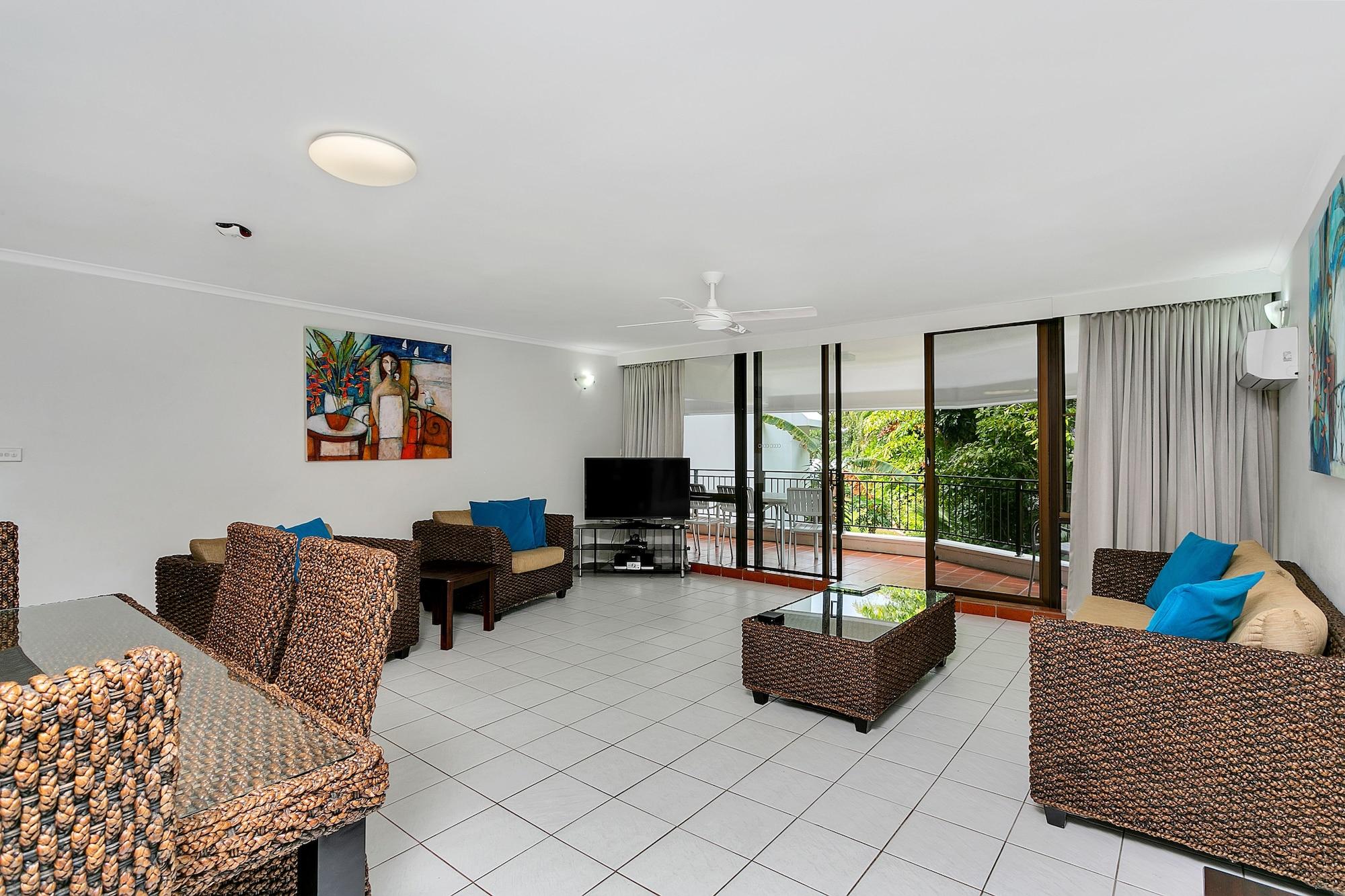 Roydon Beachfront Apartments Trinity Beach Exteriör bild